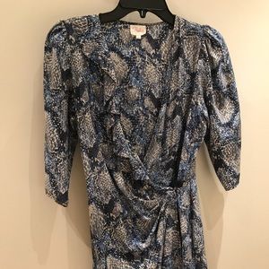 Parker wrap dress! 100% silk. Size XS. Blue&Gray.